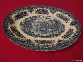 Antiques: Bonita fuente de cerámica inglesa, old castles england, en azul sin marca.
